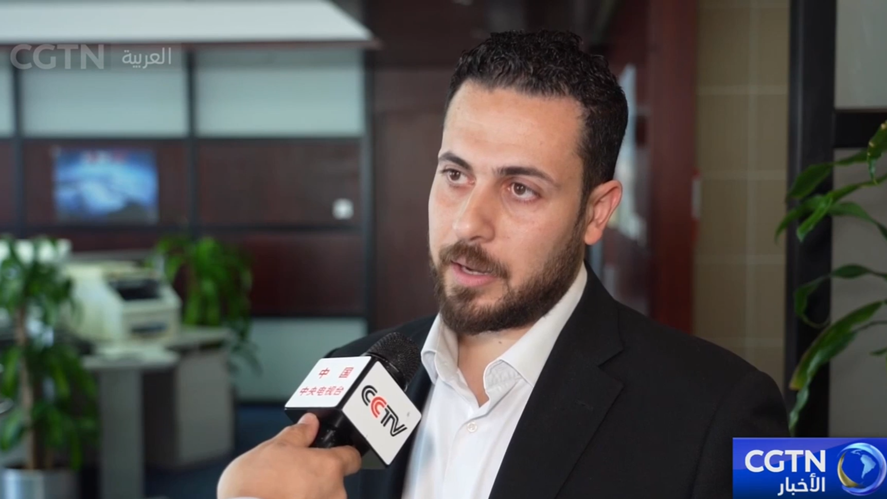 دخول المزيد من المستثمرين إلى السوق وإطلاق متاجر المجوهرات الذهبية لمجوهرات أخف وزنا