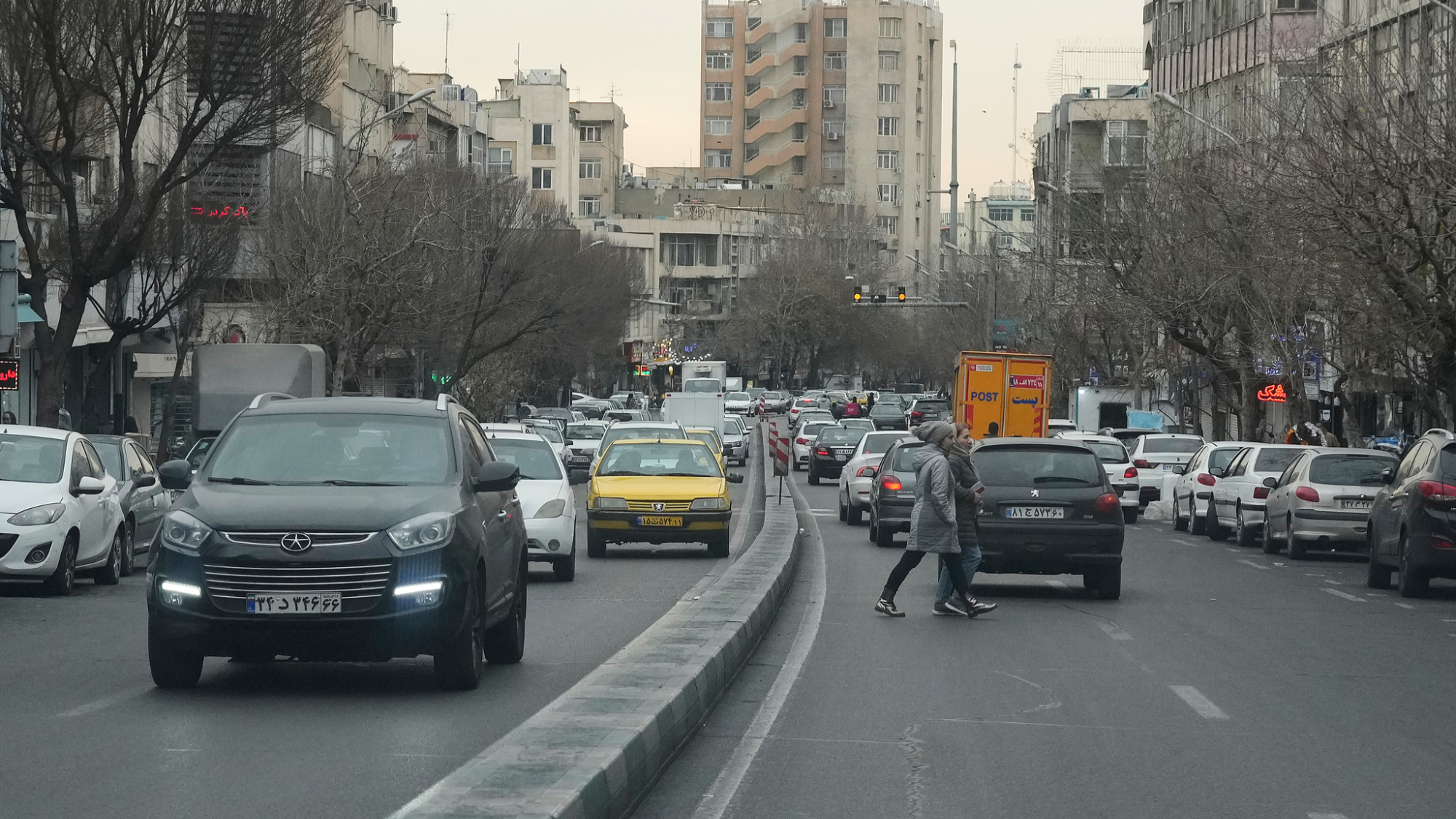 وزير الخارجية الإيراني يجري مكالمة هاتفية مع الأمين العام لمنظمة شانغهاي للتعاون