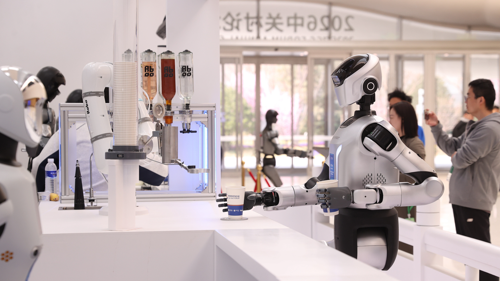 استكشاف آفاق جديدة في منتدى تشونغقوانتسون.. الذكاء الاصطناعي يلتقي بالمستقبل 