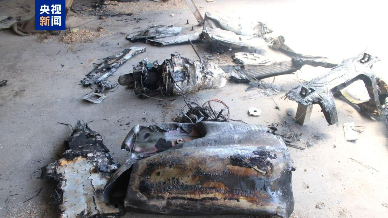 الجيش الإيراني: أسقطنا طائرة هجومية أمريكية من طراز " أيه - 10" قرب مضيق هرمز #إيران 